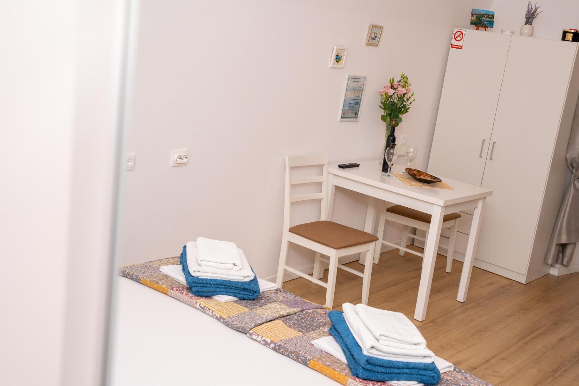 Studio Apartment Jeli ツァヴタット エクステリア 写真